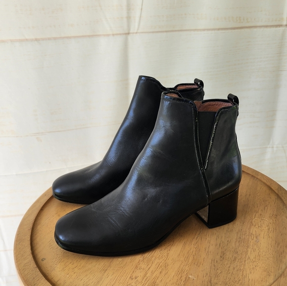 Donald J Pliner Cayto Black Booties Size 8 - Picture 12 of 12